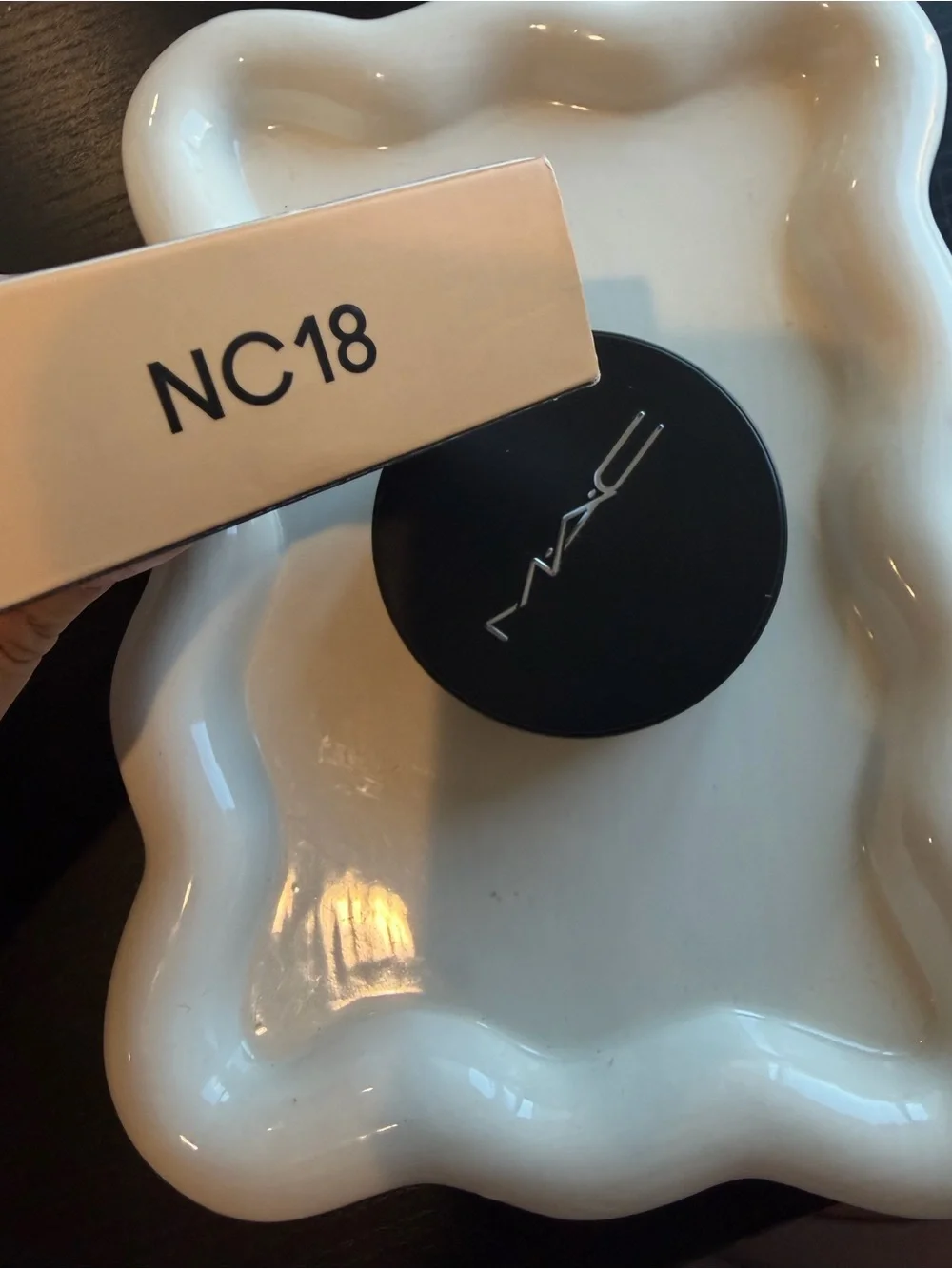 NIB MAC STUDIO FIX POWDER PLUS FOUNDATION NC18